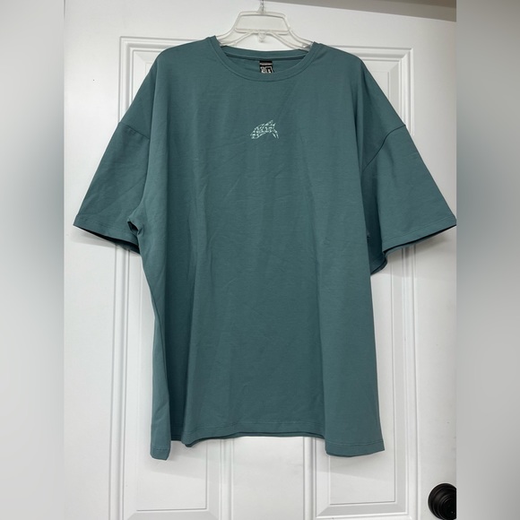 Alphalete Wolf Head Paisley Print Tee - Picture 5 of 8